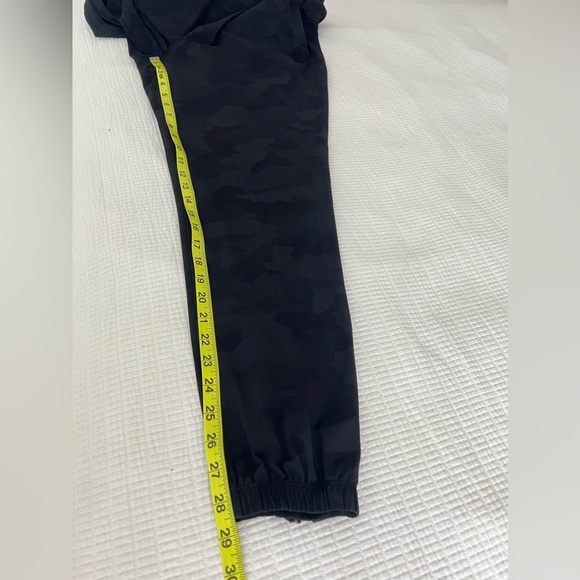 lululemon Camo surge joggers size medium style m5aa6s - Picture 8 of 12